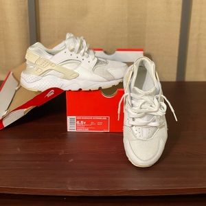 $10 for tennis $10 for mk pumps